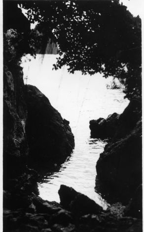 La baie d'Along en 1938 - Grotte de la surprise